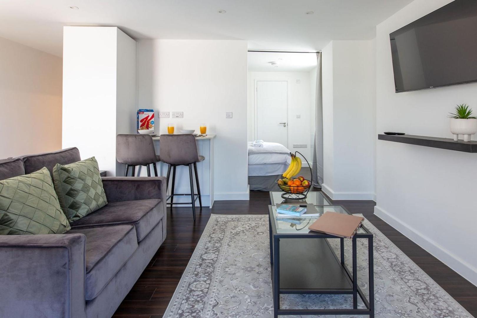 Stylish Apartment W/ Private Garden - Dog Friendly Newport  Bagian luar foto