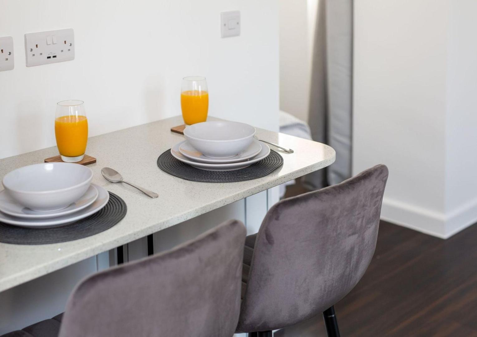 Stylish Apartment W/ Private Garden - Dog Friendly Newport  Bagian luar foto