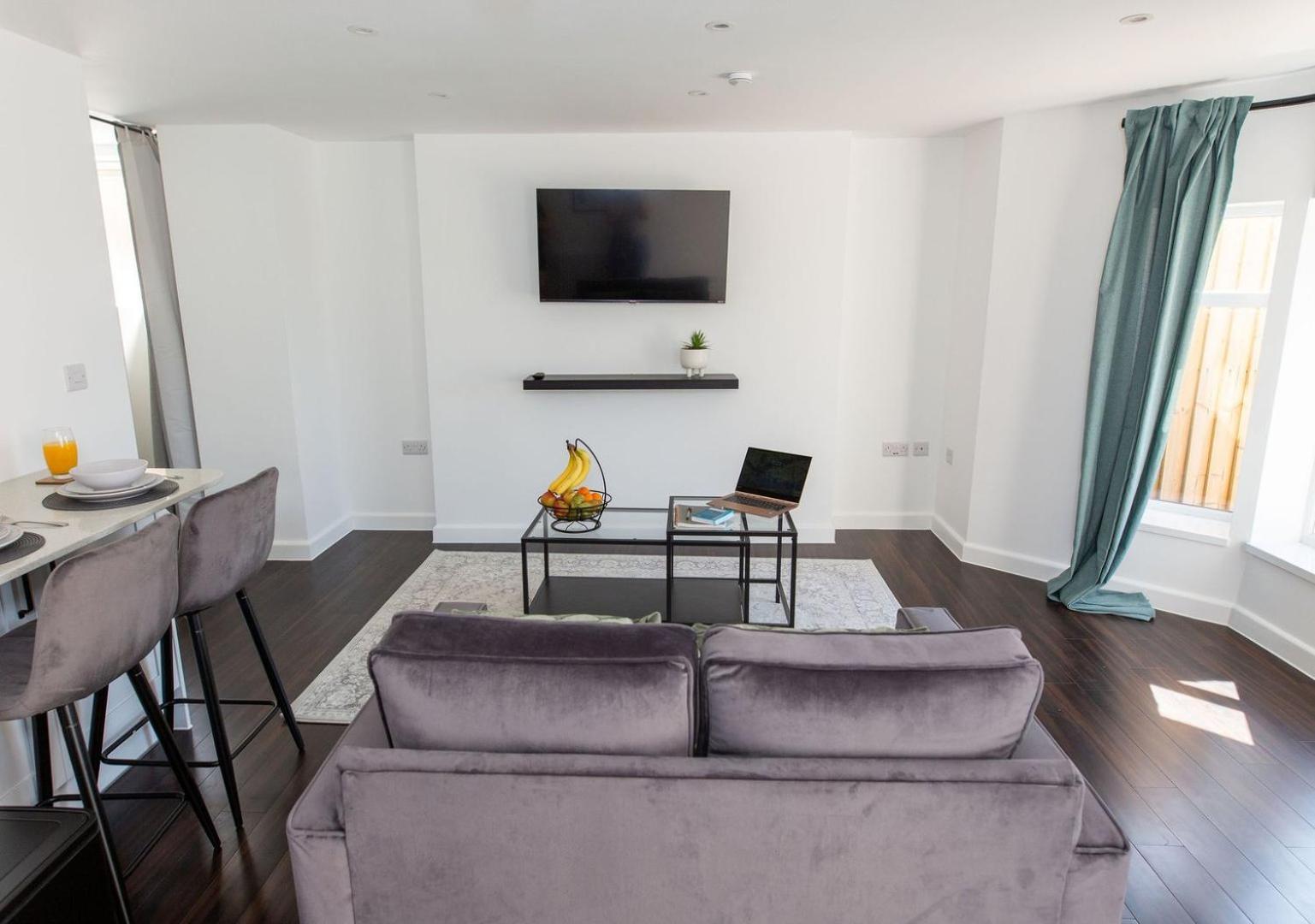 Stylish Apartment W/ Private Garden - Dog Friendly Newport  Bagian luar foto
