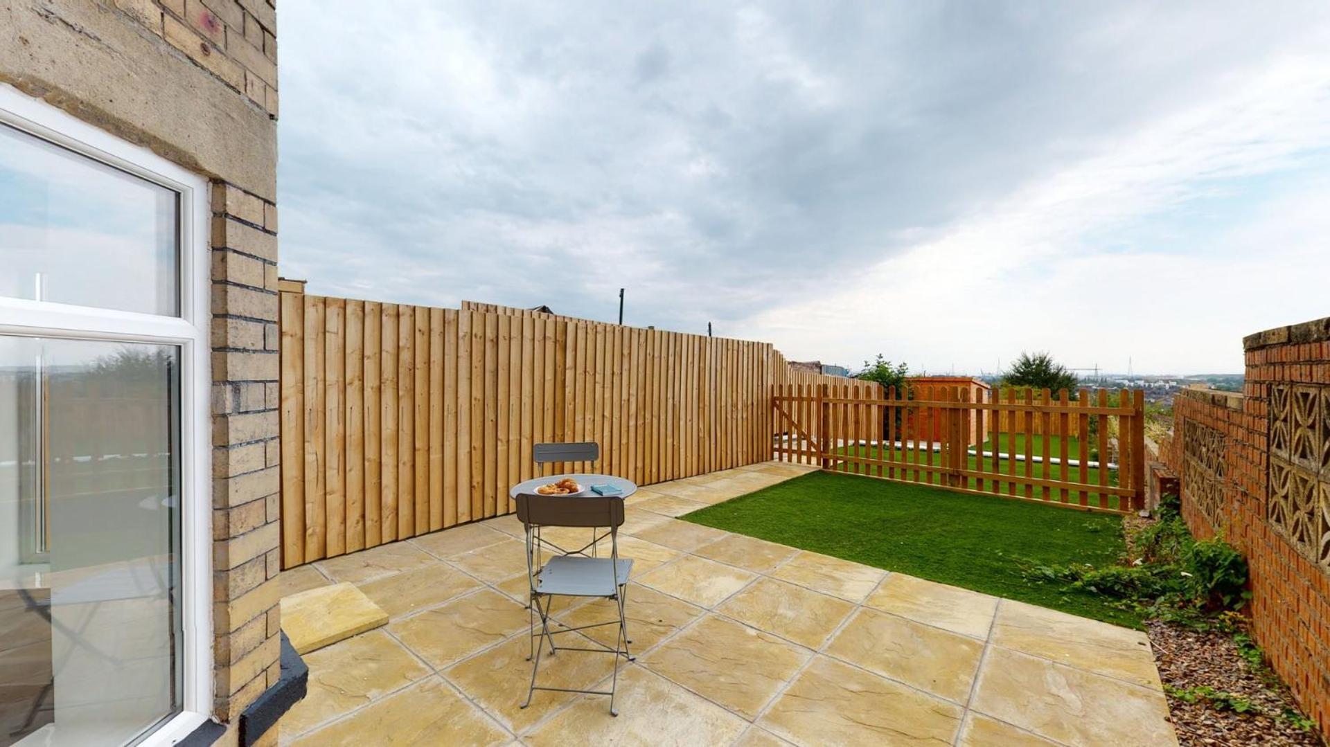 Stylish Apartment W/ Private Garden - Dog Friendly Newport  Bagian luar foto