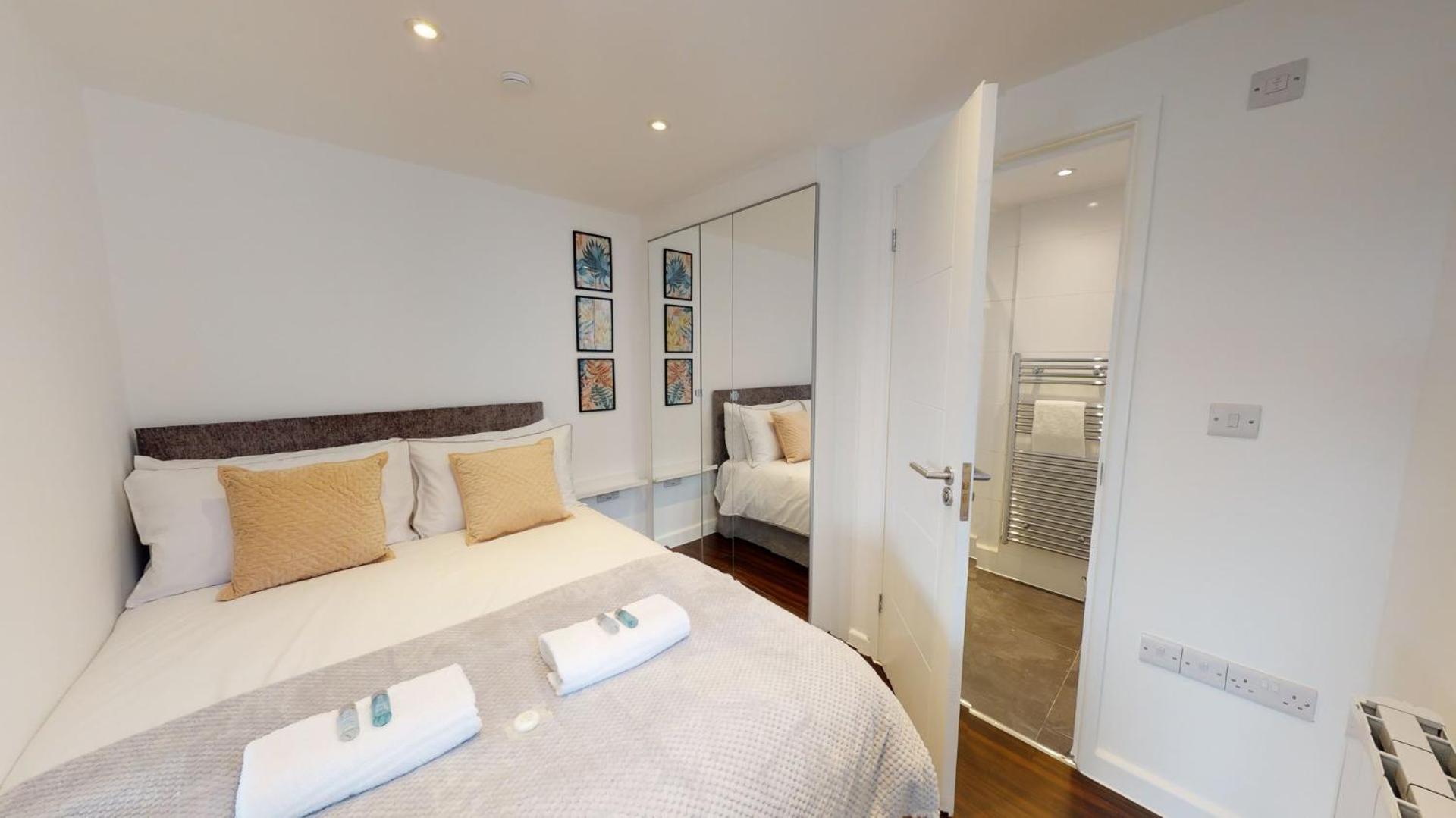 Stylish Apartment W/ Private Garden - Dog Friendly Newport  Bagian luar foto